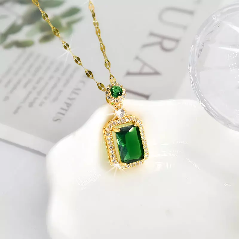 Vintage Emerald Gemstone Necklace