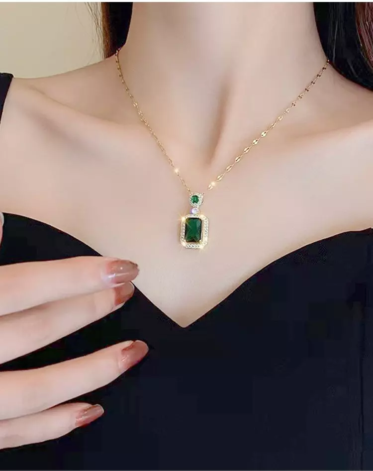 Vintage Emerald Gemstone Necklace