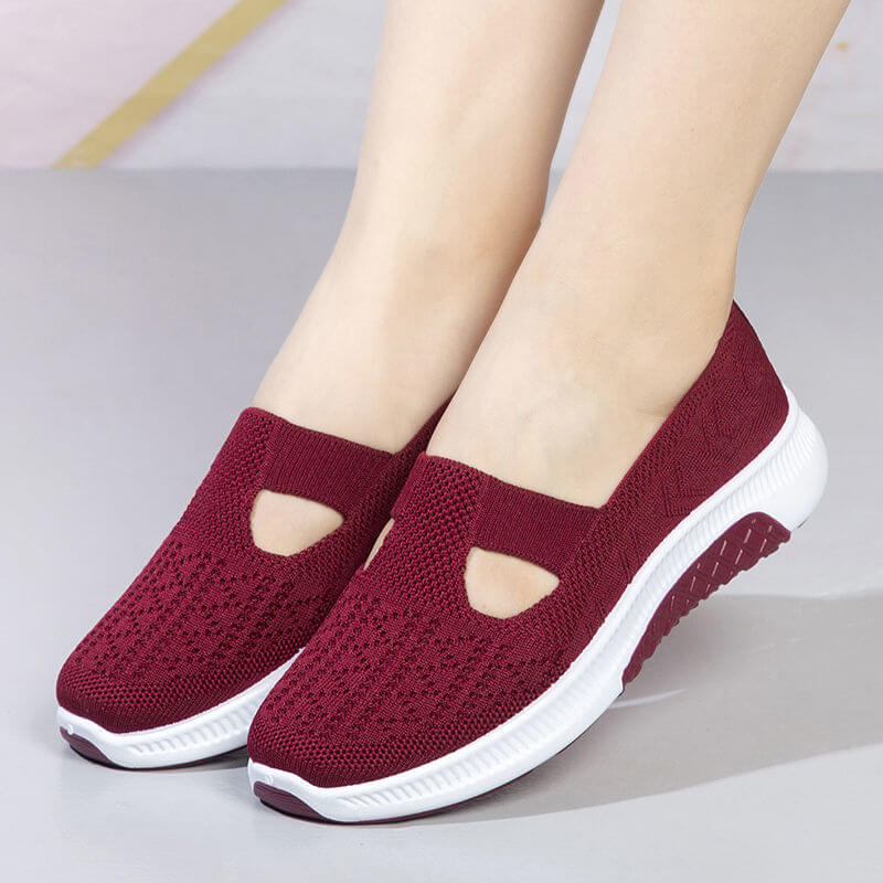 Flat non-slip slip-on shoes